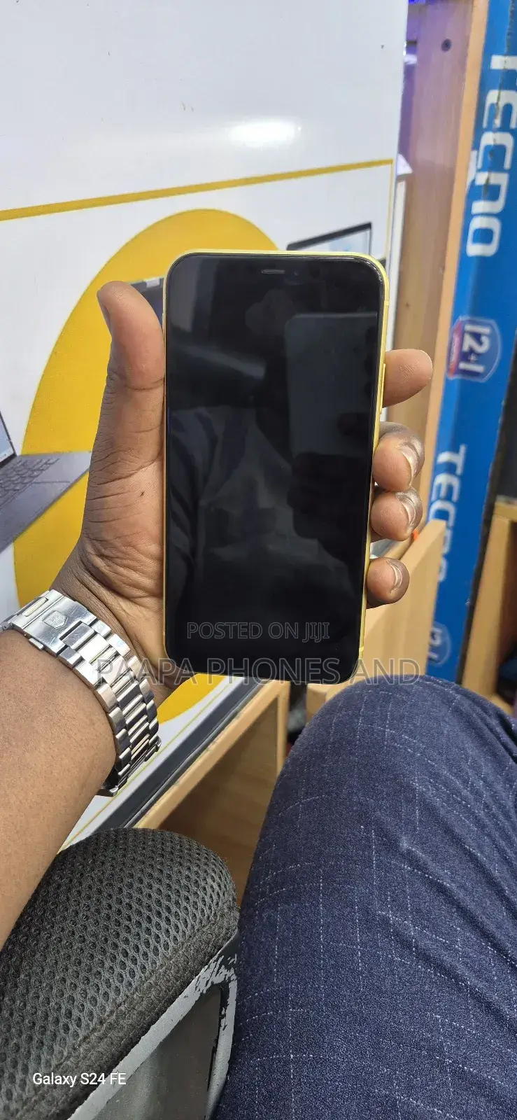 Apple iPhone 11 64 GB Yellow