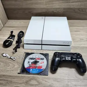 Sony Playstation 4 White Comes With 1 Game