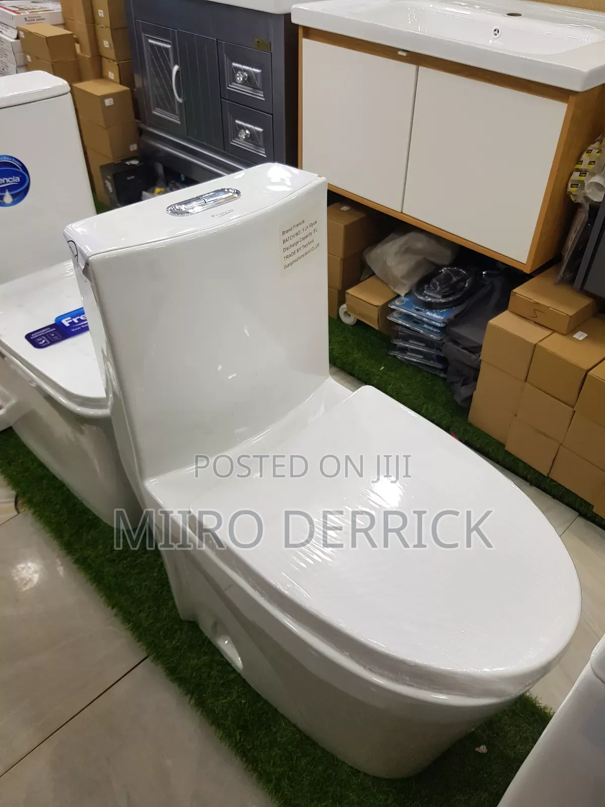 Frencia Toilets Complete Set