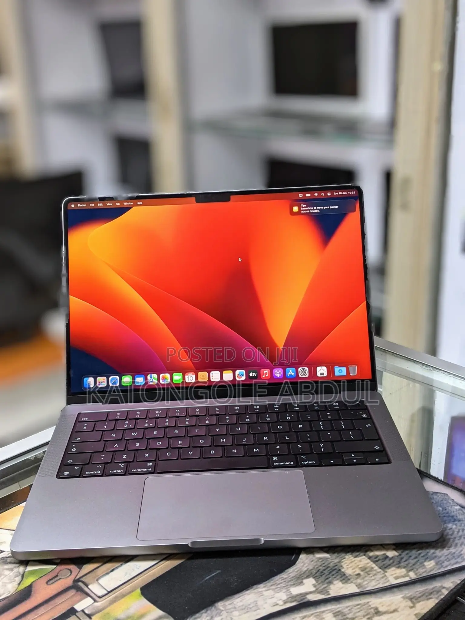 New Laptop Apple MacBook Pro 2022 M2 8GB Apple M1 Pro SSD 512GB