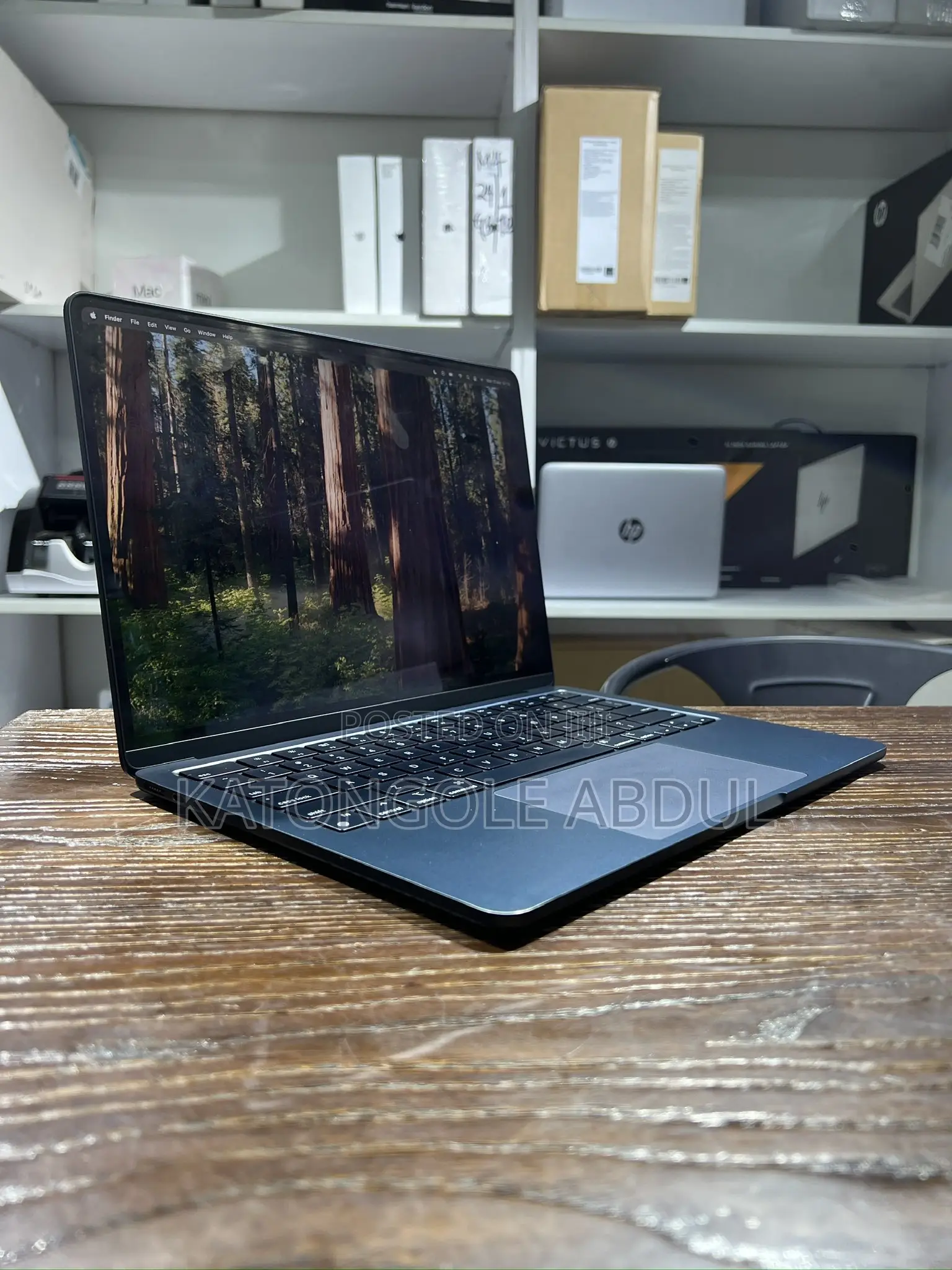 New Laptop Apple MacBook Air 8GB Intel Core M2 SSD 256GB