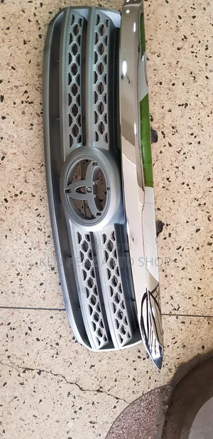 Toyota Fortuner 2010 Grill