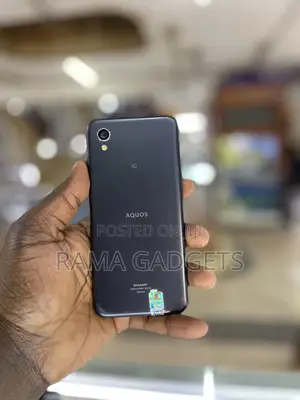 Sharp Aquos Sense 2 SHV43 32 GB Black