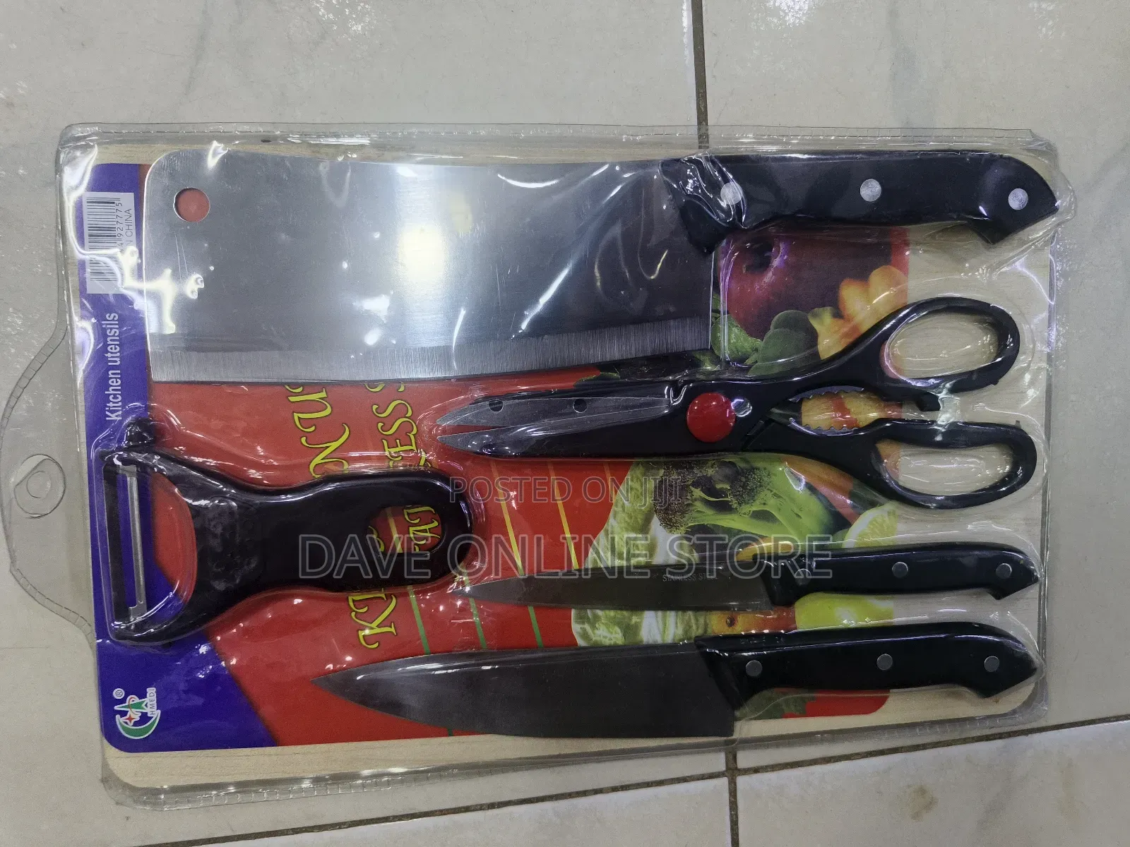 6pc Knife Set With Chopping Board and Peeler-Black