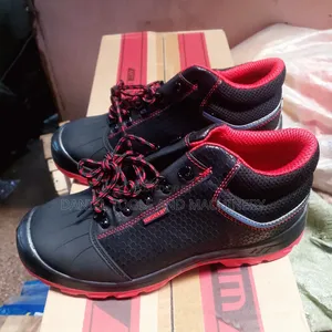 Wiseup Safety Boots