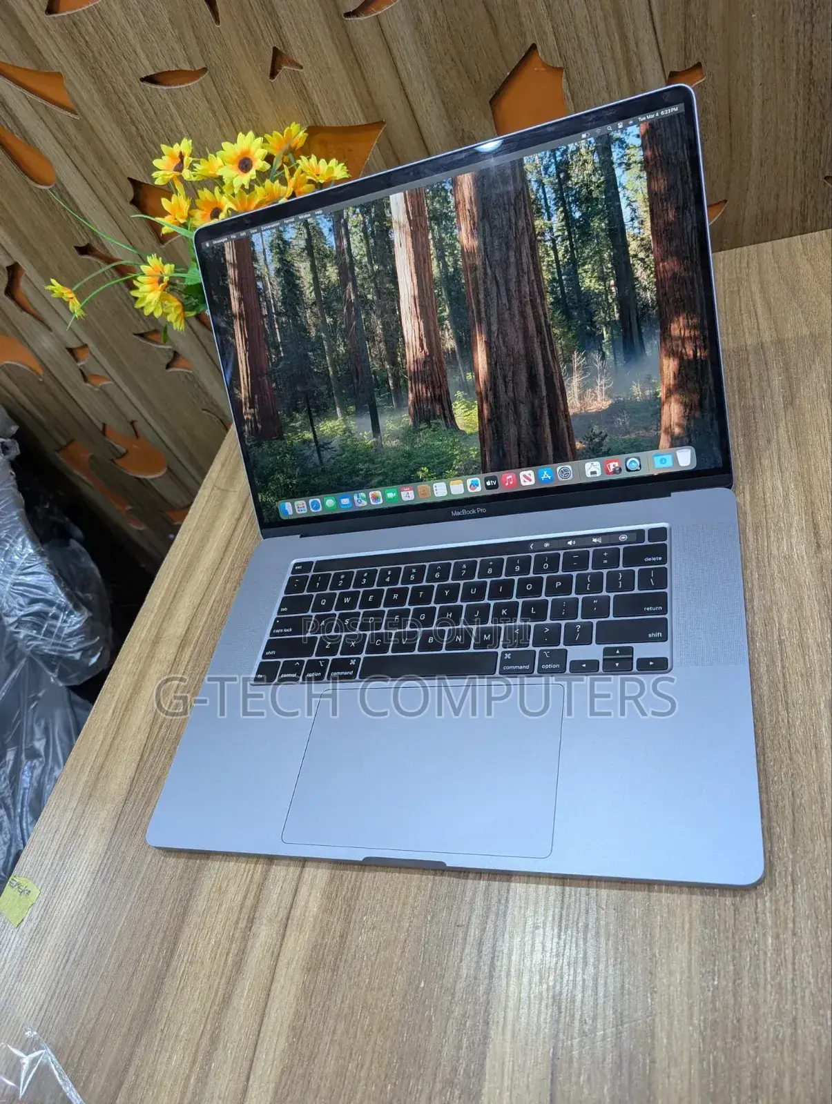 New Laptop Apple MacBook Pro 16GB Intel Core I9 SSD 1T