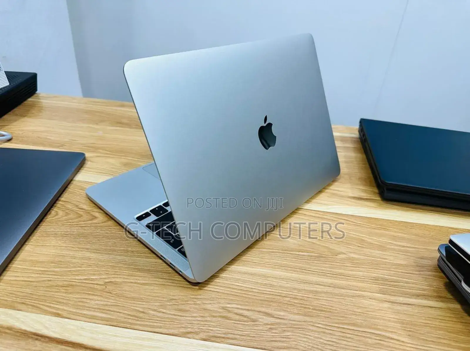 New Laptop Apple MacBook Pro 2019 16GB Intel Core I9 SSD 512GB