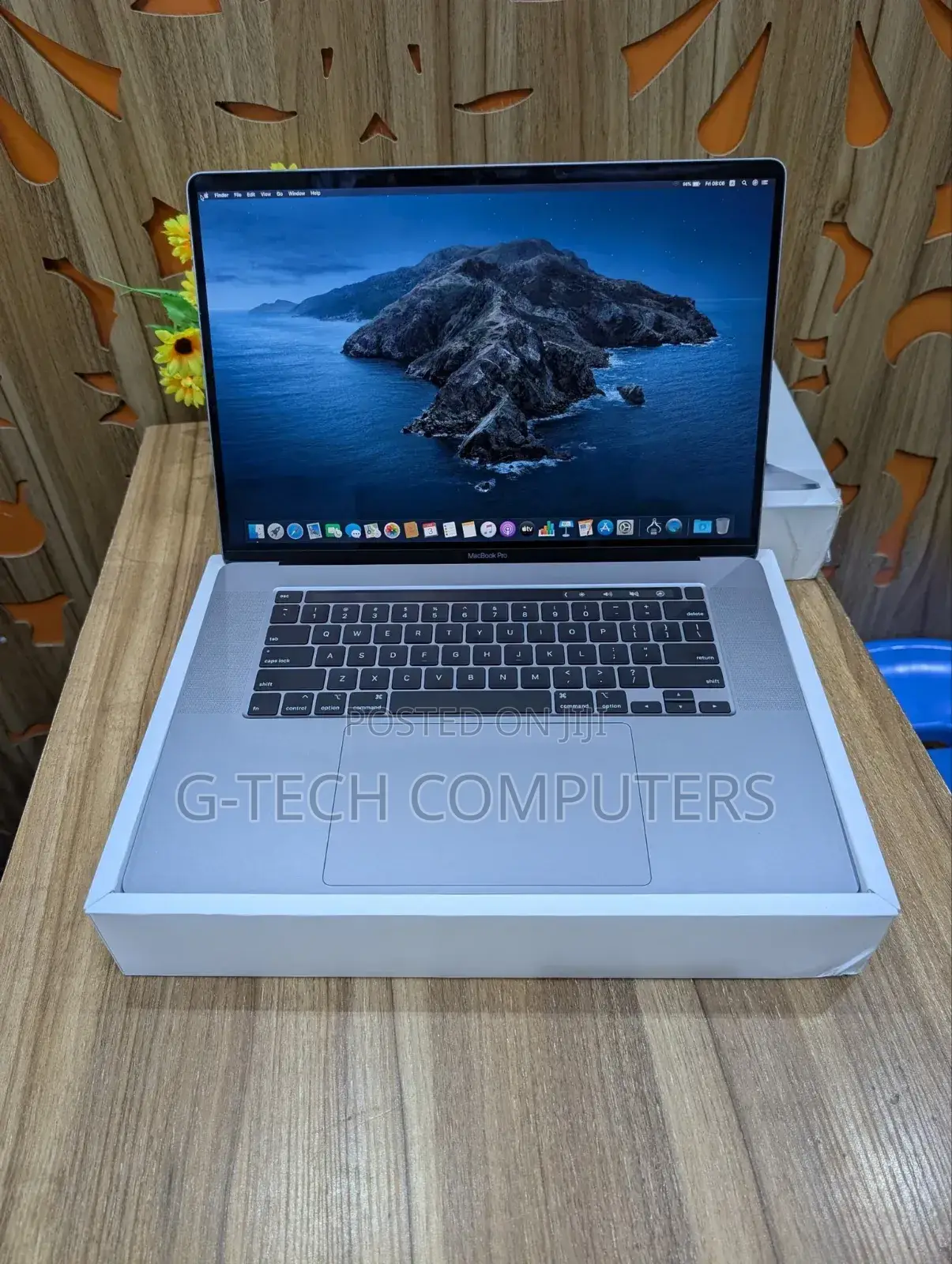 New Laptop Apple MacBook Pro 2019 16GB Intel Core I9 SSD 512GB