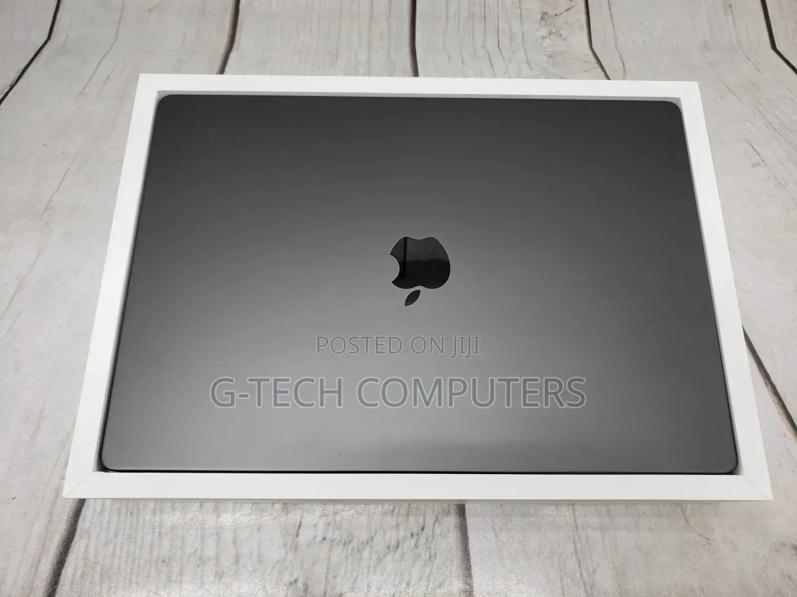 New Laptop Apple MacBook Pro 2023 M3 14-Inch 16GB Apple M2 SSD 512GB