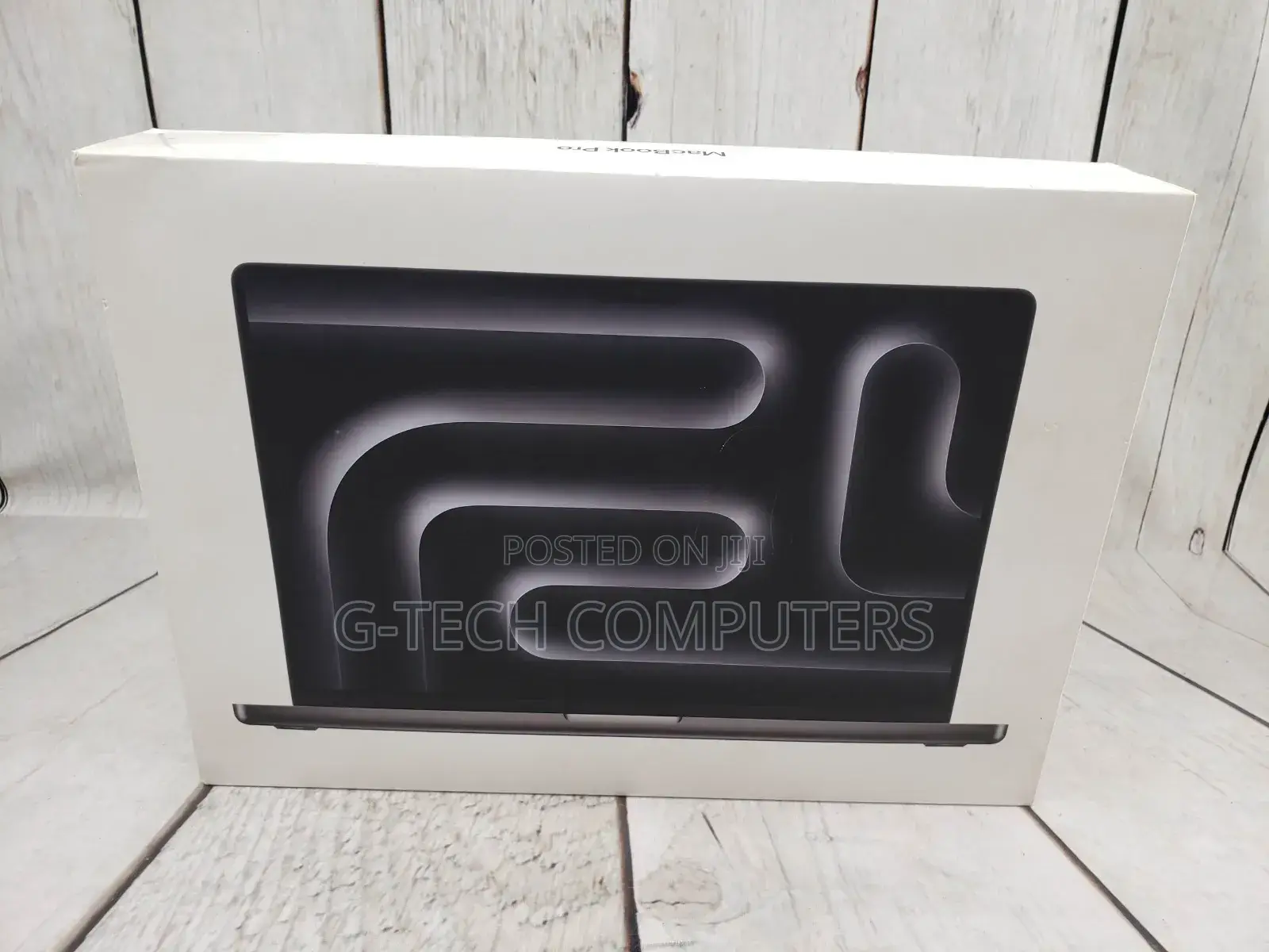 New Laptop Apple MacBook Pro 2023 M3 14-Inch 16GB Apple M2 SSD 512GB