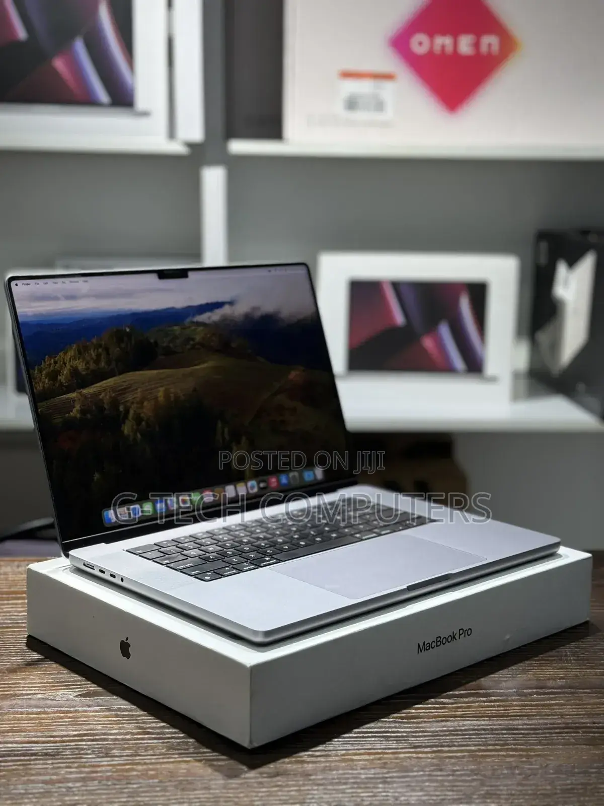 New Laptop Apple MacBook Pro M1 16GB Apple M1 Max SSD 1T