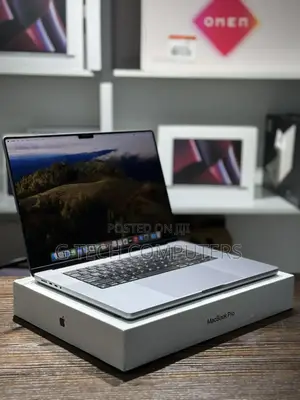 New Laptop Apple MacBook Pro M1 16GB Apple M1 Max SSD 1T
