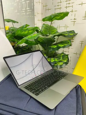 New Laptop Apple MacBook Pro 2019 16GB Intel Core I7 SSD 512GB