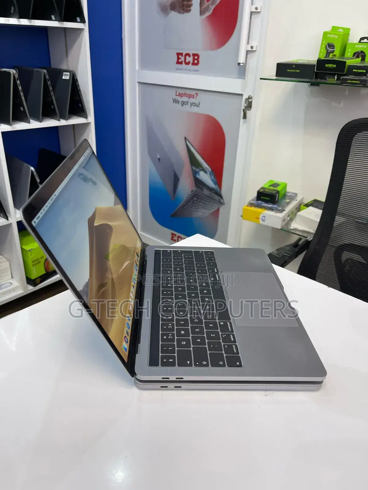 New Laptop Apple MacBook Pro 2019 16GB Intel Core I7 SSD 512GB