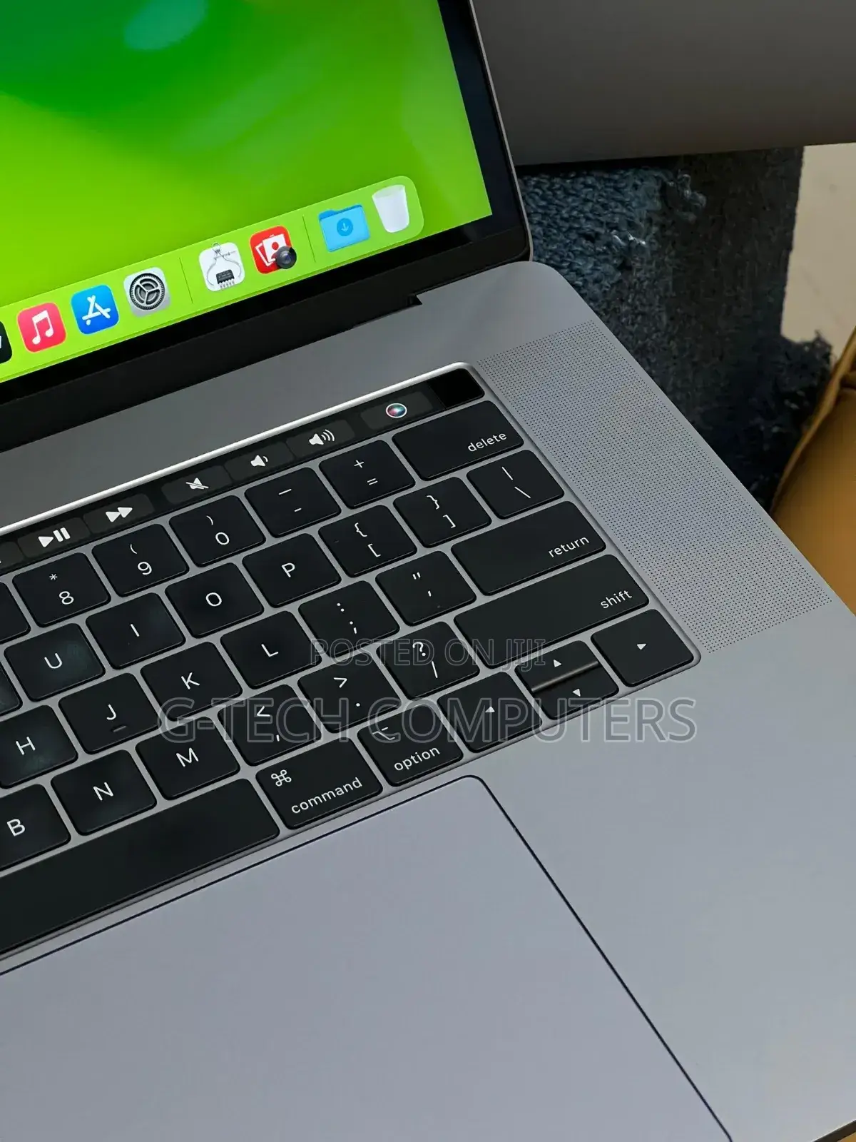 New Laptop Apple MacBook Pro 2019 16GB Intel Core I7 SSD 512GB