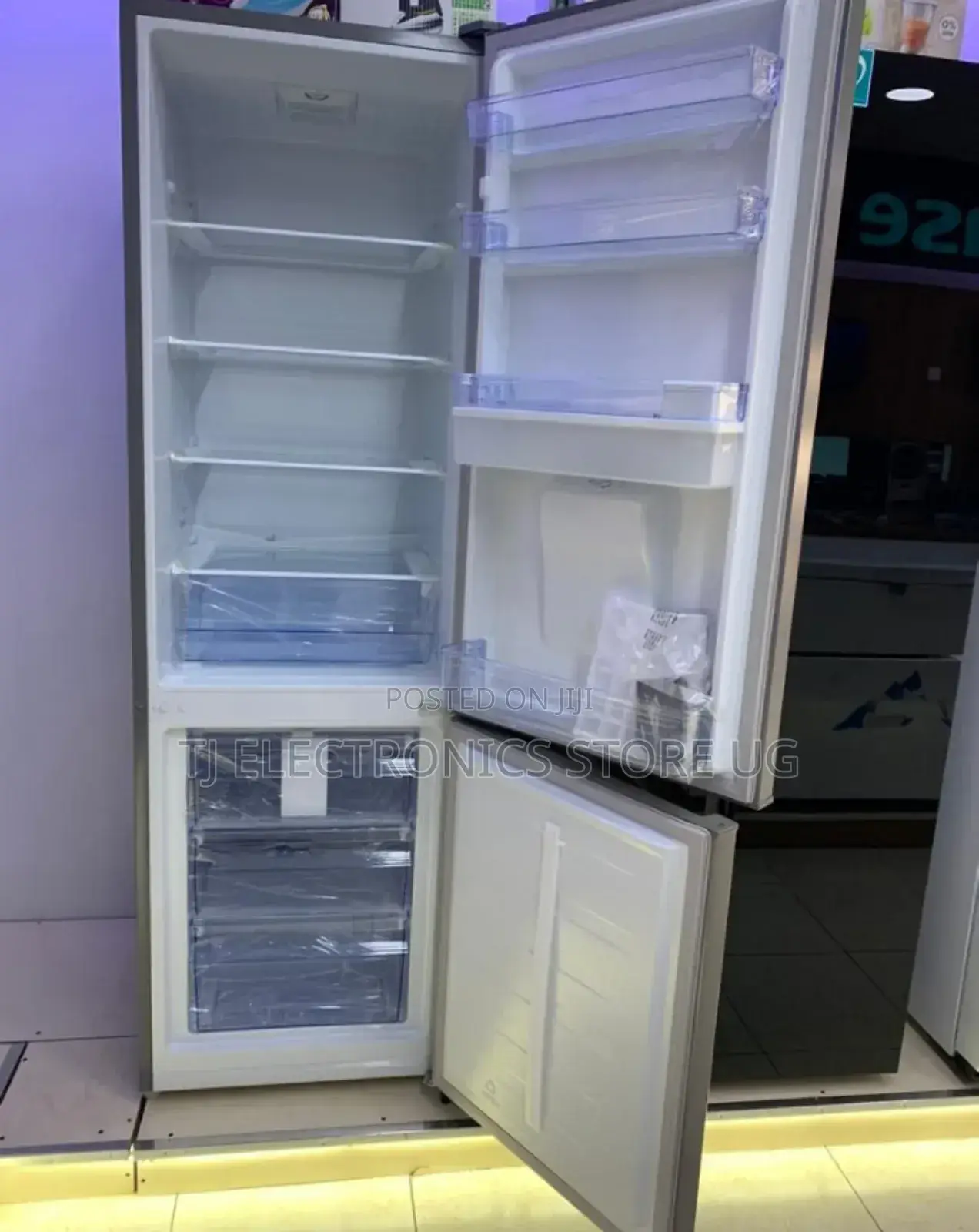 Fridge Hisense 341 Litres With Water Dispenser