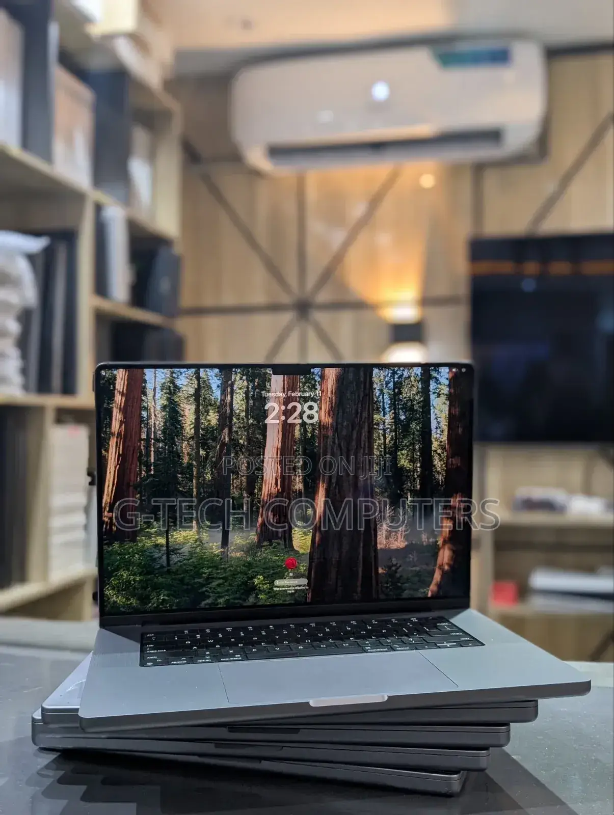 New Laptop Apple MacBook Pro 8GB Apple M1 SSD 512GB