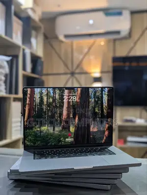 New Laptop Apple MacBook Pro 8GB Apple M1 SSD 512GB