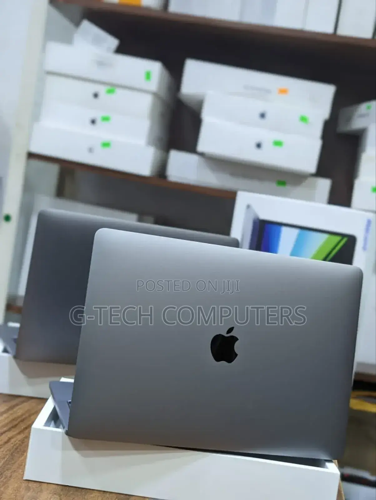 New Laptop Apple MacBook Pro 8GB Apple M1 SSD 512GB