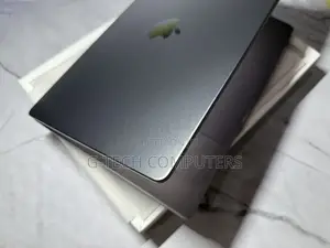 New Laptop Apple MacBook Pro 8GB Apple M1 SSD 512GB