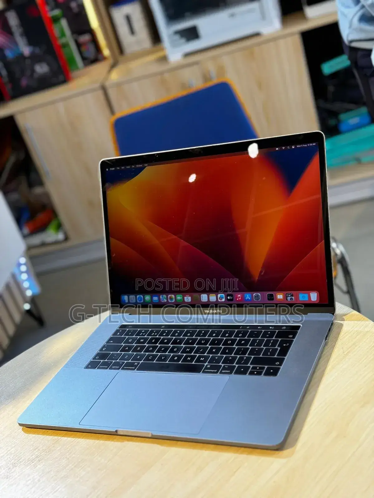 New Laptop Apple MacBook Pro 2017 8GB Intel Core M SSD 256GB