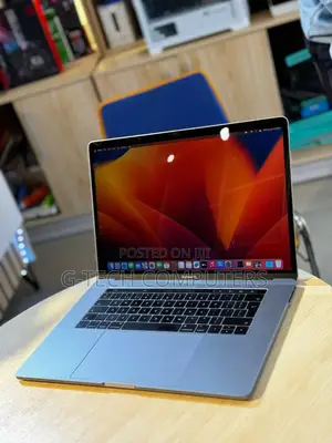 New Laptop Apple MacBook Pro 2017 8GB Intel Core M SSD 256GB