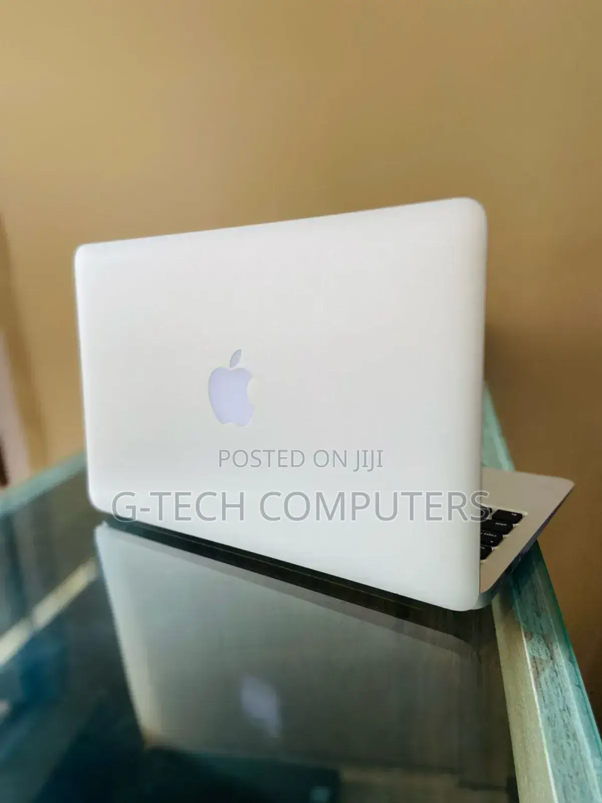 New Laptop Apple MacBook Pro 8GB Intel Core I5 SSD 256GB