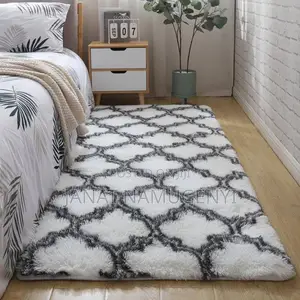 Black and White Medium Carpet (1.5 *2m)