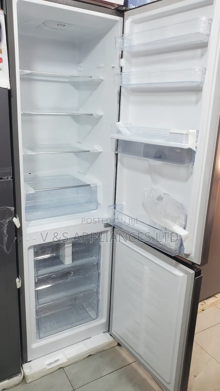 341l Hisense Double Door With Water Dispenser