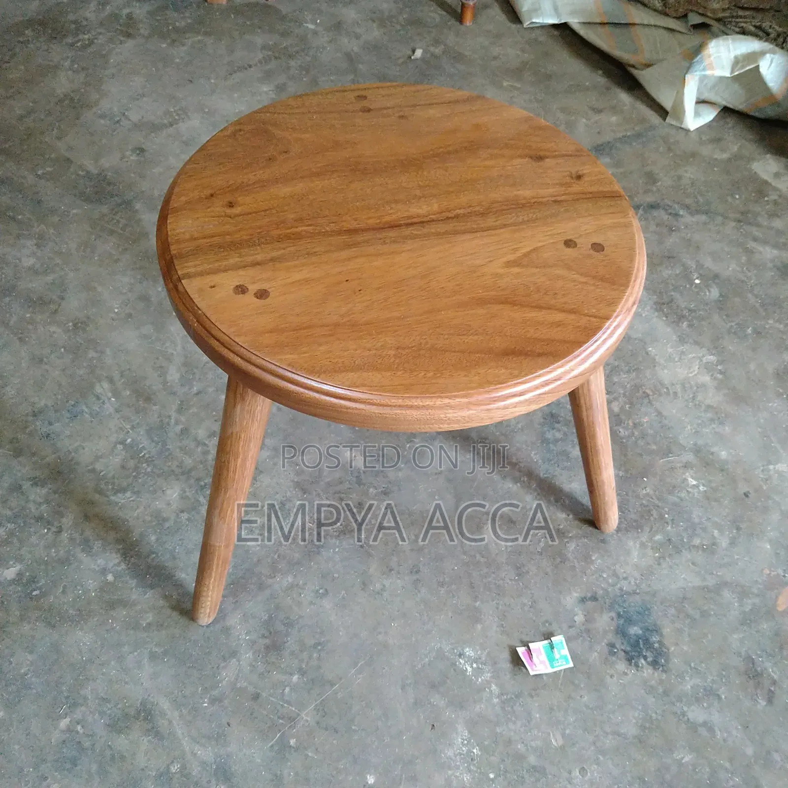 Mugaviu Centre Table