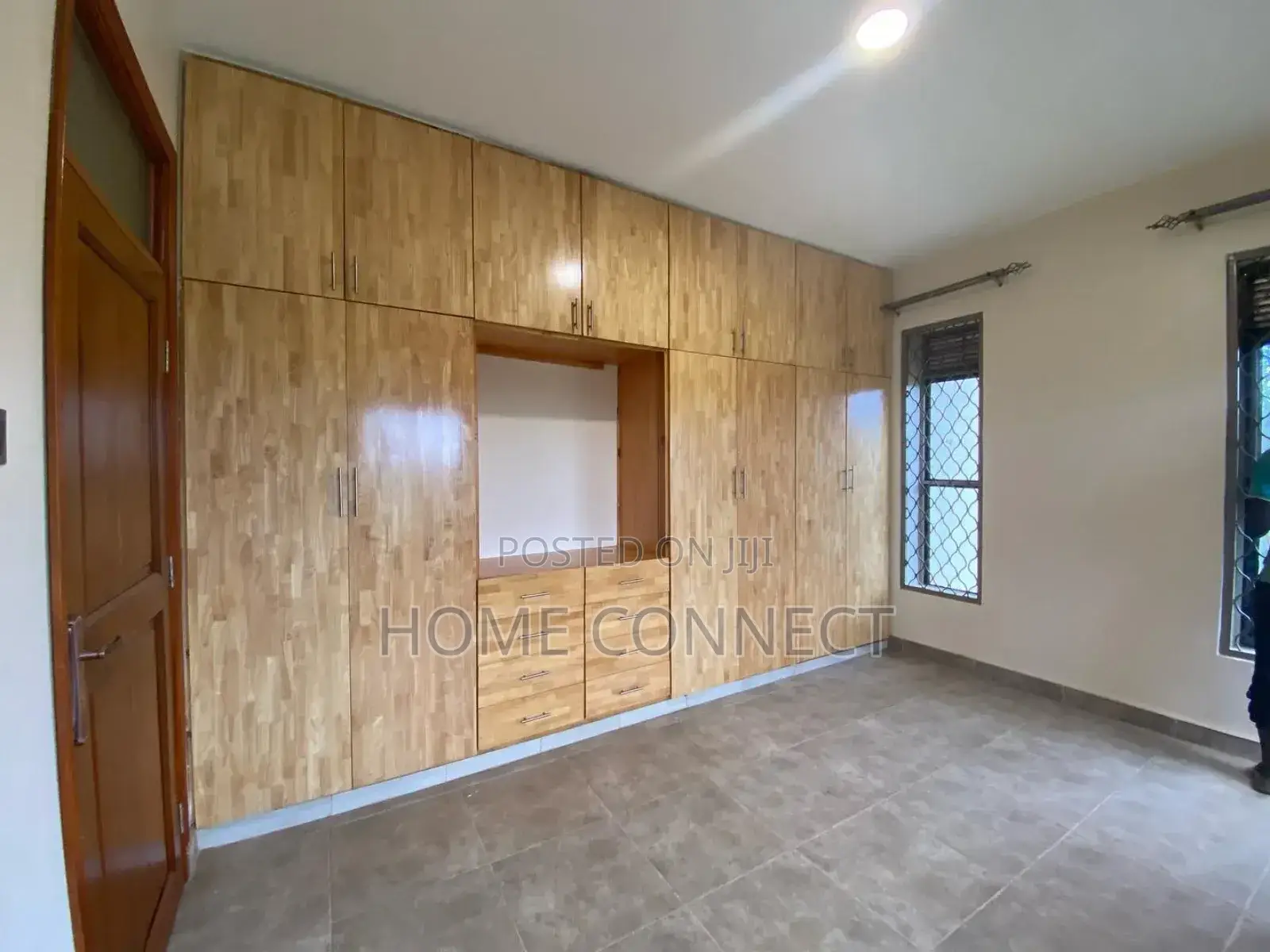 3bdrm Duplex in Kulambiro Ring Rd, Central Division for rent