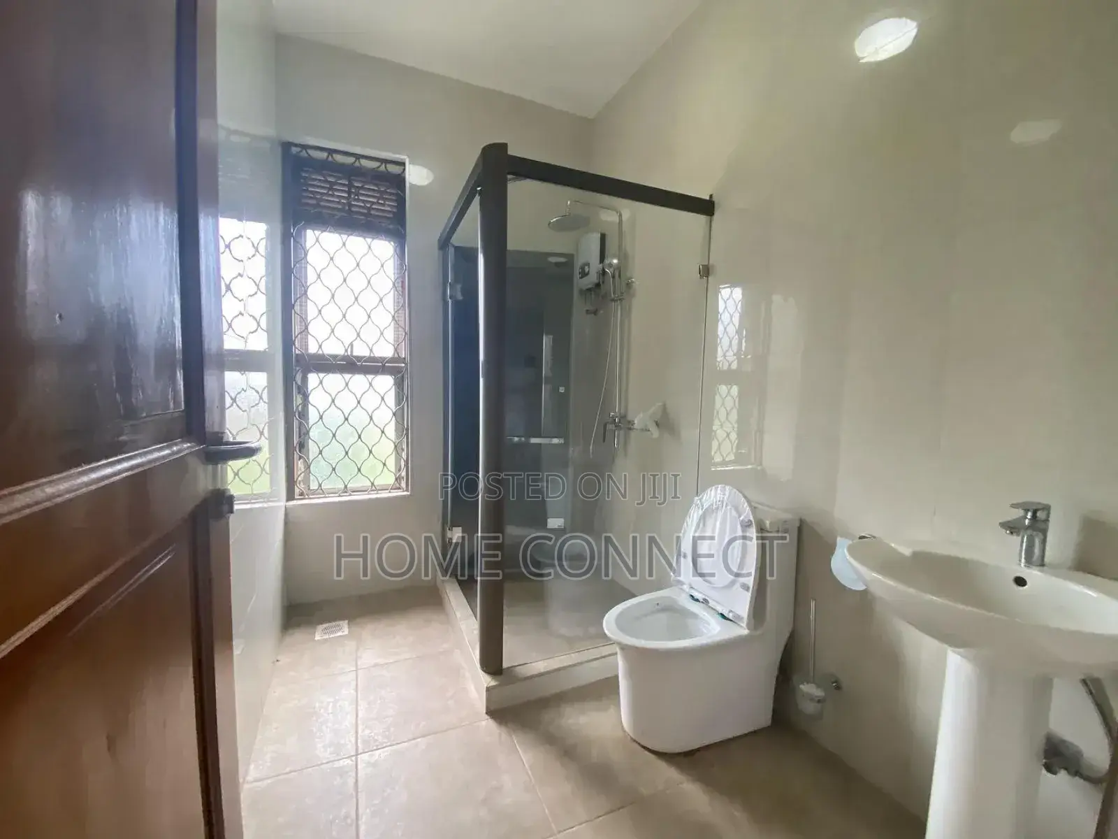 3bdrm Duplex in Kulambiro Ring Rd, Central Division for rent