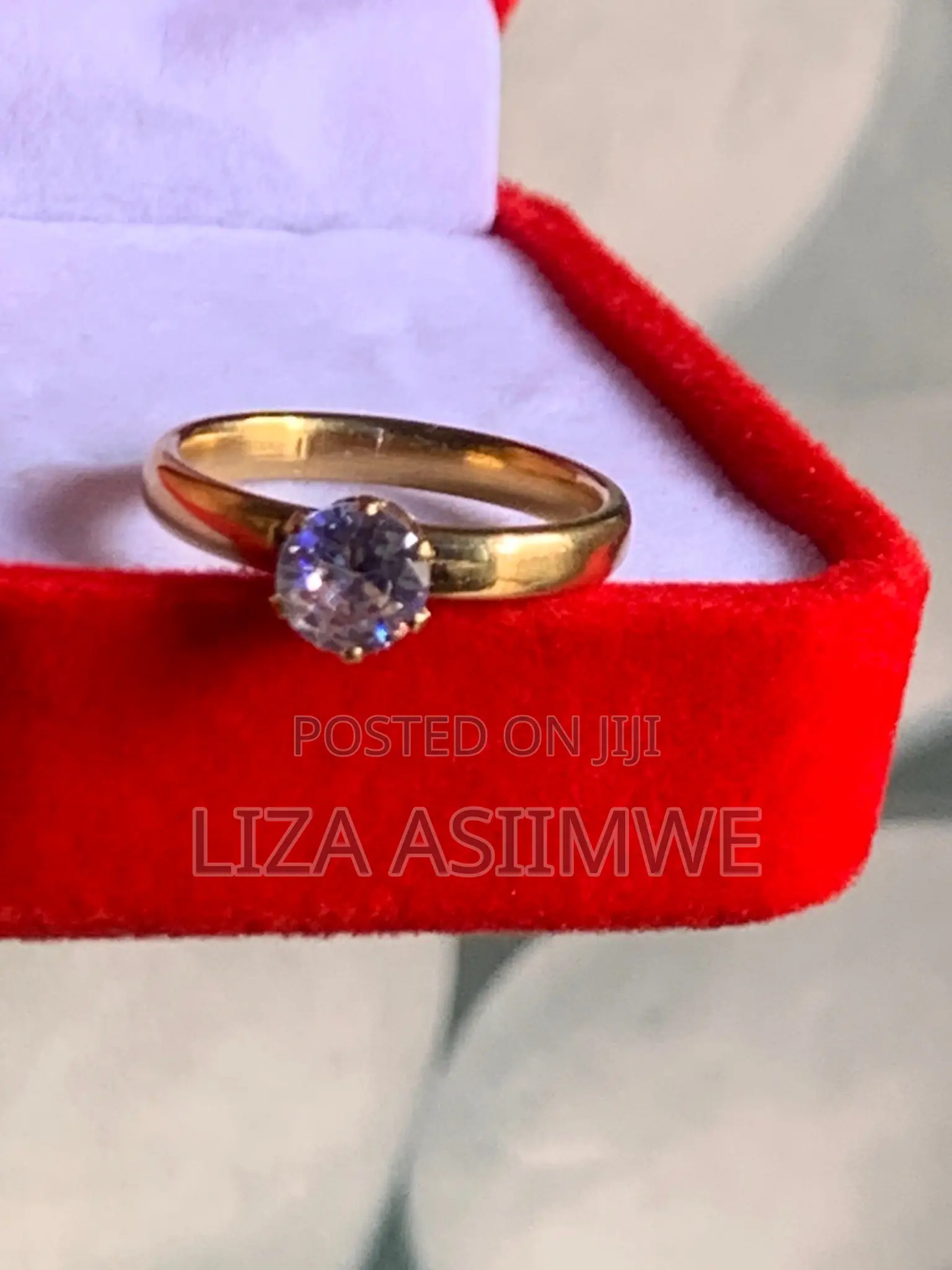 Round Brilliant Cut Engagement Rings