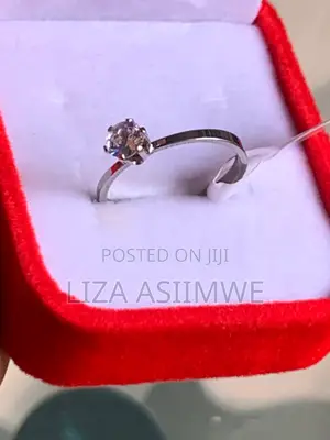 Round Cut Solitaire Engagement Rings