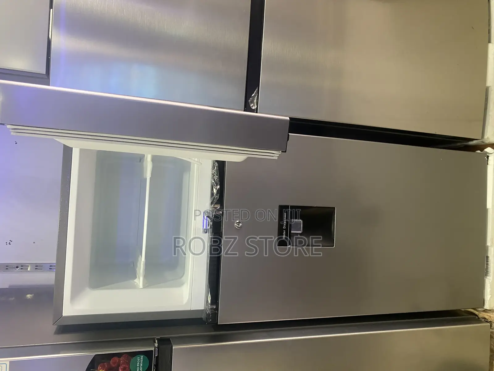 Refrigerator Hisense
