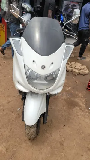 Yamaha Majesty 2023 White