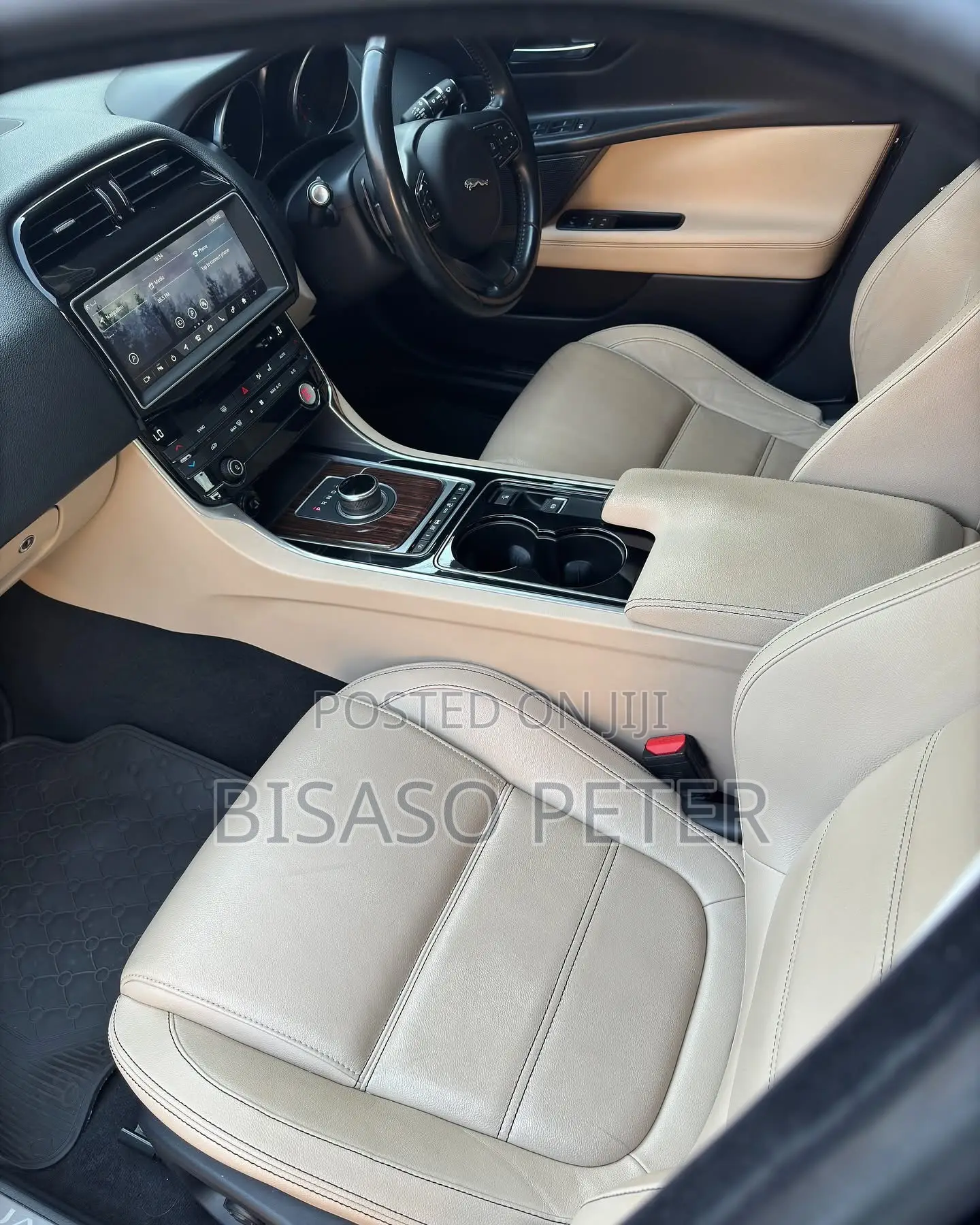 Jaguar XE 2017 Blue