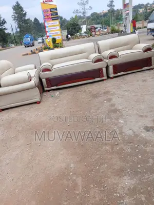 Kapango Sofa Set