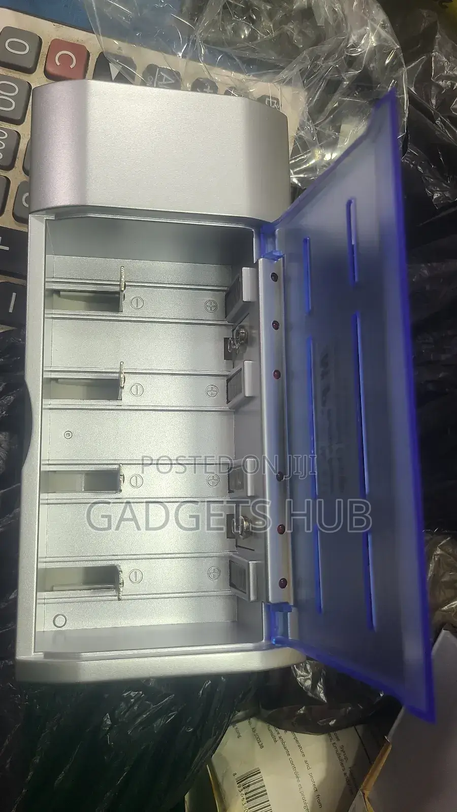 Multi-Slot Charger Aa/Aaa/C/D
Type 9v Rechargeable Battery