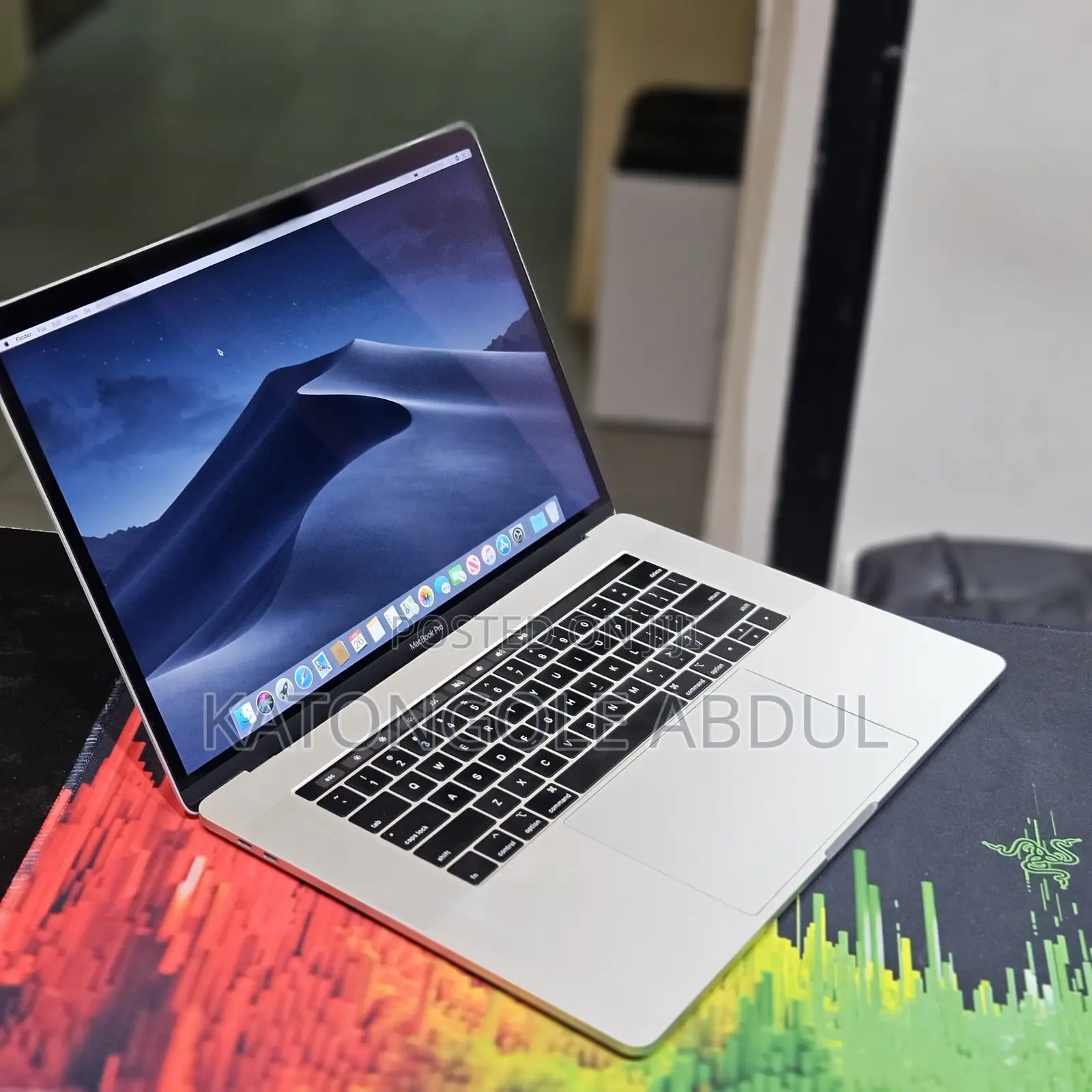 New Laptop Apple MacBook Pro 2019 16GB Intel Core I7 SSD 512GB