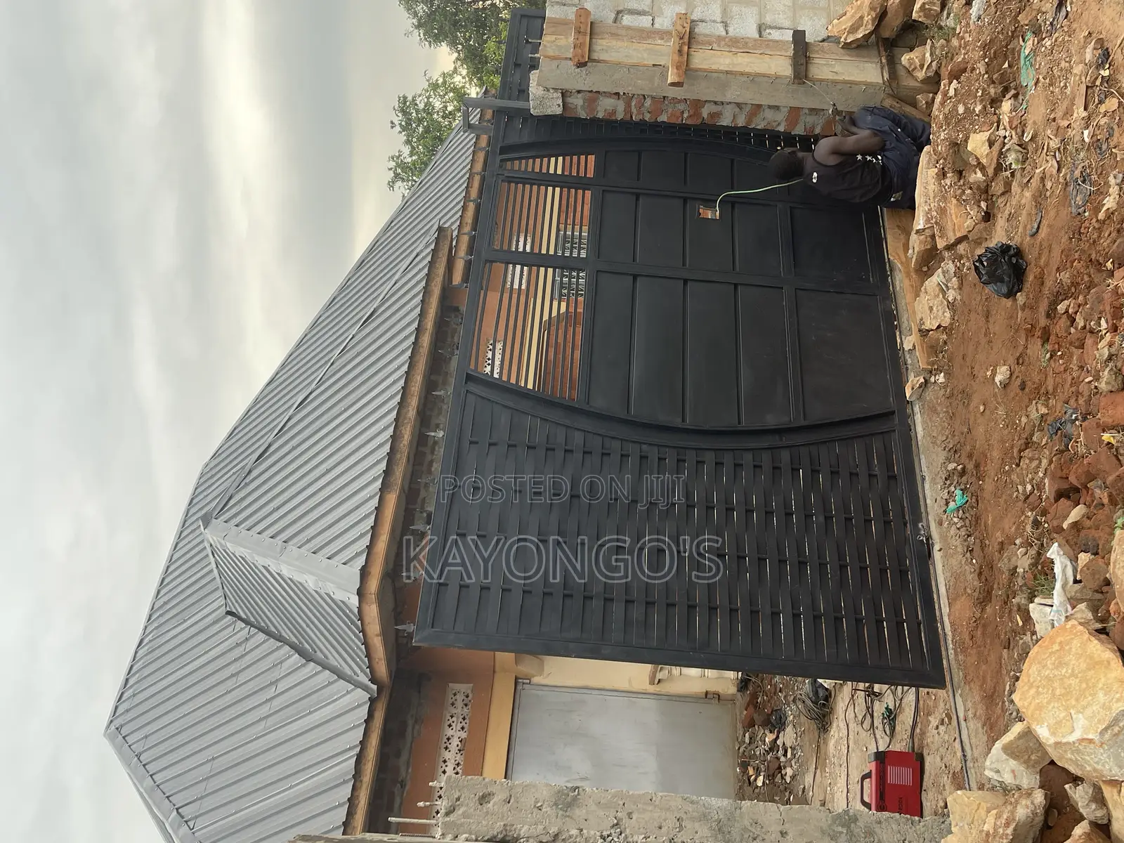 Metalic Gate