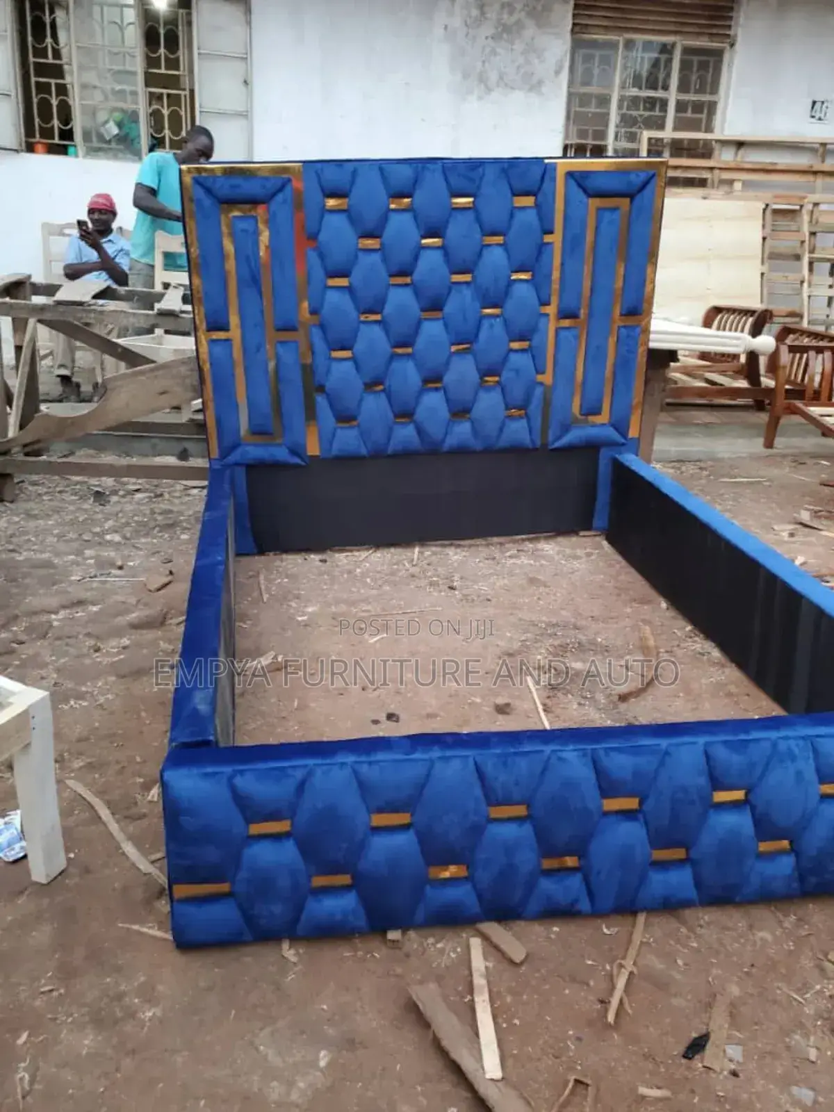 Geo Mentri Master Bed Blue