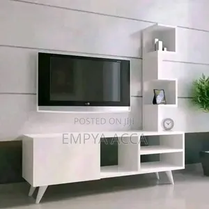 Ryt Handed Tv Stand