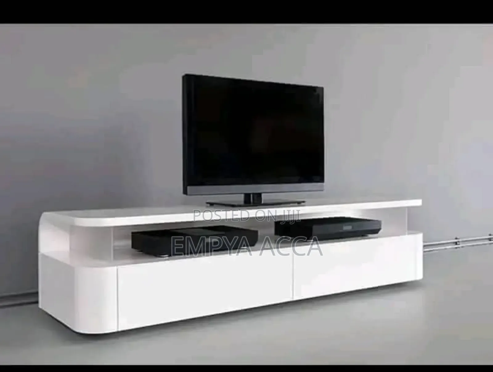 Simple Dicage Tv Stand