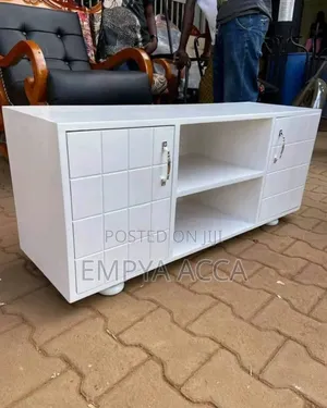 Zed Whit Tv Stand