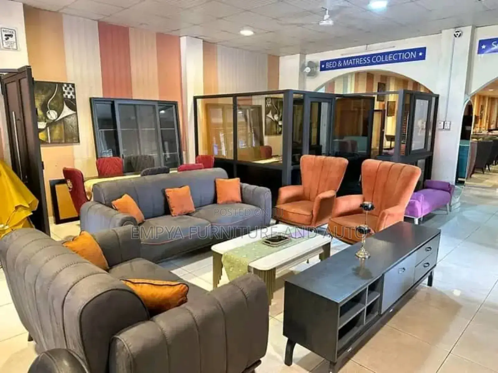 Full Nkinazeee Sofa Set