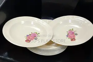 Melamine Plates 12pcs With Flowers in the Middle