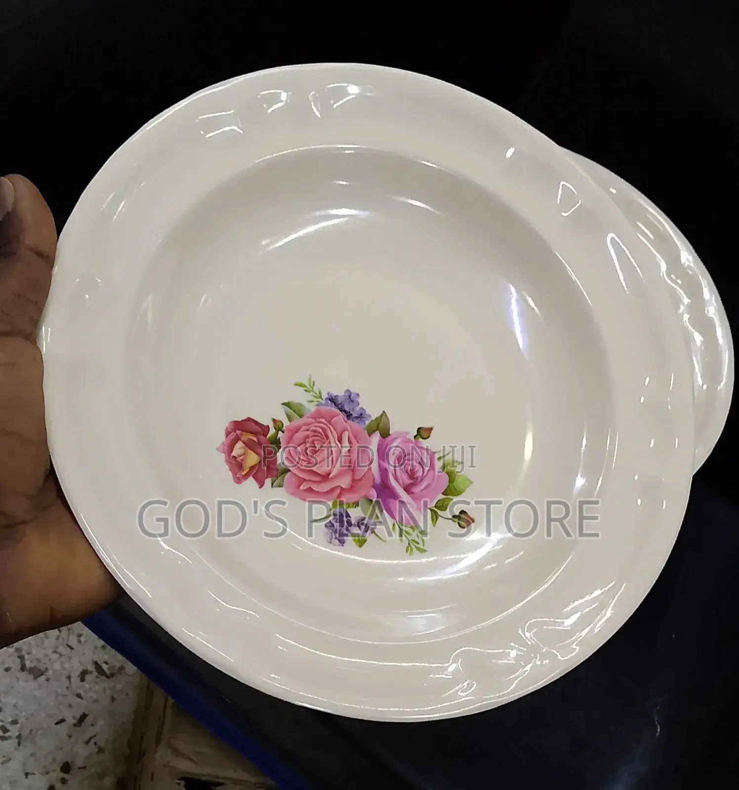 Melamine Plates 12pcs With Flowers in the Middle