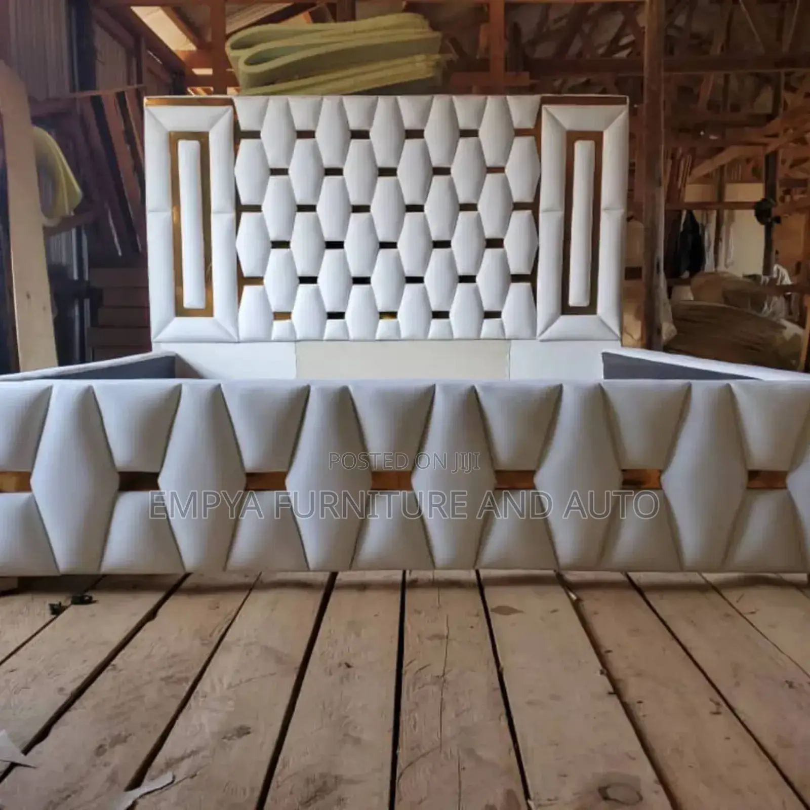 White Geo Mehltric Bed