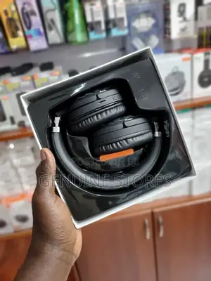 Moxom Headphones / Headsets.